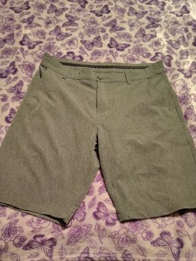Oakley Men's Gray Regular Fit Shorts